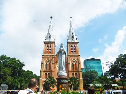 ホーチミン市内観光プランのモデルコースに選ばれやすい聖母マリア教会（サイゴン大教会）