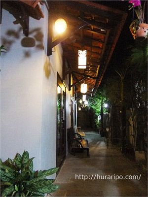 トゥエ･タム・ガーデン・ヴィラ（Tue Tam Garden Villa）ホテルの別棟の情緒溢れる通路
