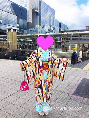 京都駅から徒歩2分ほどの場所にある着物レンタルショップ「京都華かざり」の着物